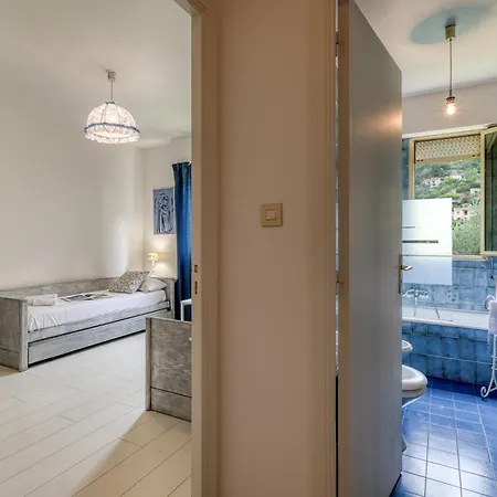 Апартаменты Les Cypres Garavan Ментона