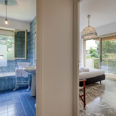 Les Cypres Garavan Ментона