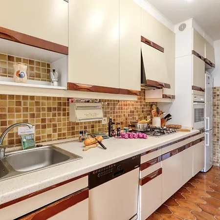 Les Cypres Garavan מנטון