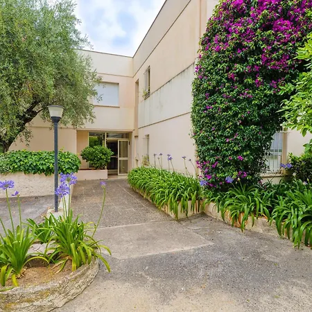 Les Cypres Garavan * מנטון